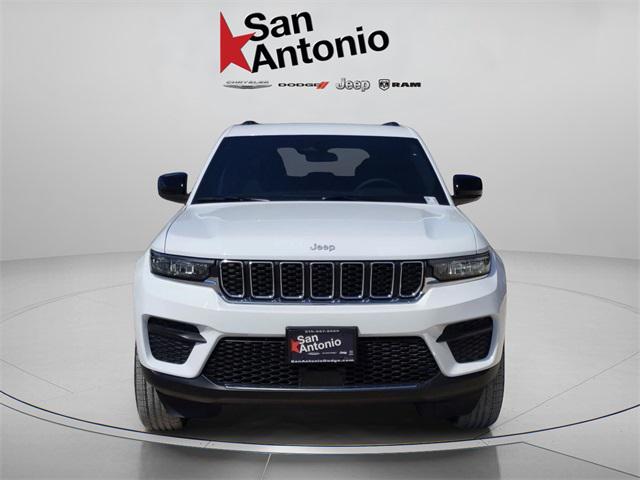 2025 Jeep Grand Cherokee GRAND CHEROKEE LAREDO 4X2