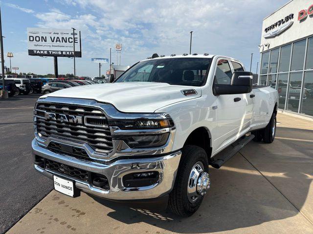 2026 RAM Ram 3500 RAM 3500 TRADESMAN CREW CAB 4X4 8 BOX