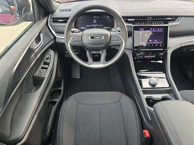 2025 Jeep Grand Cherokee GRAND CHEROKEE L LAREDO X 4X4