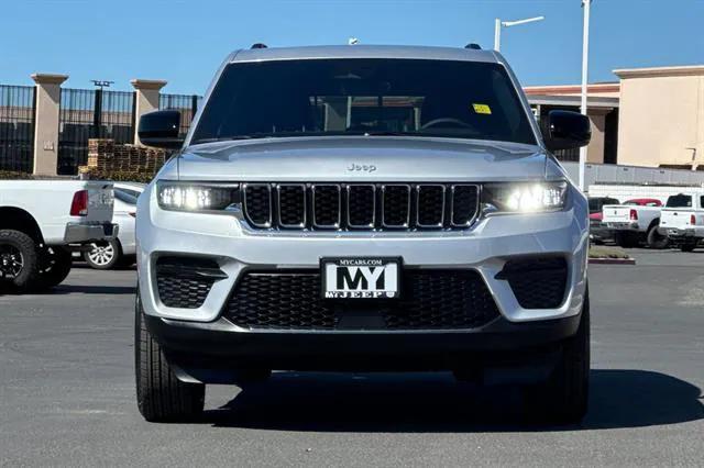 2025 Jeep Grand Cherokee GRAND CHEROKEE LAREDO X 4X4 2025 Jeep Grand Cherokee GRAND CHEROKEE LAREDO X 4X4