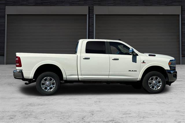 2022 RAM 2500 Laramie Crew Cab 4x4 64 Box