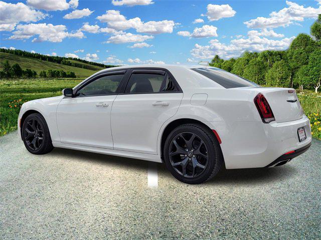 2022 Chrysler 300 Touring L