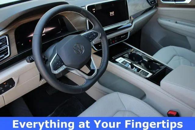 2026 Volkswagen Atlas SE with Technology