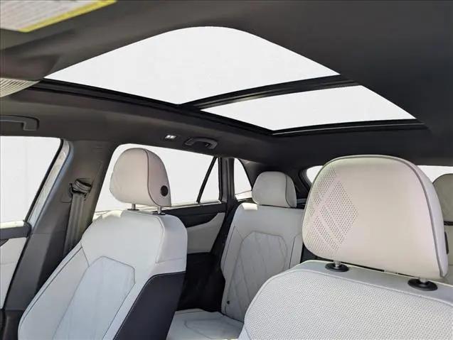 2026 Volkswagen Atlas Cross Sport SEL Premium R-Line