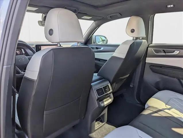 2026 Volkswagen Atlas Cross Sport SEL Premium R-Line