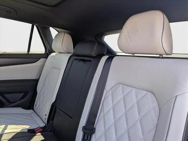 2026 Volkswagen Atlas Cross Sport SEL Premium R-Line