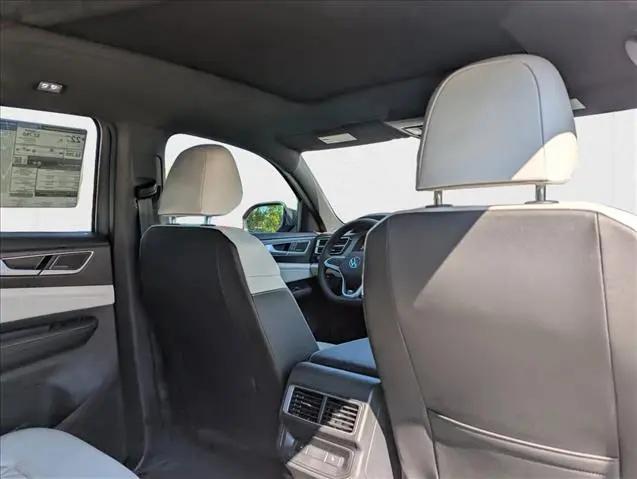 2026 Volkswagen Atlas Cross Sport SEL Premium R-Line