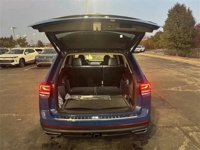 2026 Volkswagen Atlas SE with Technology