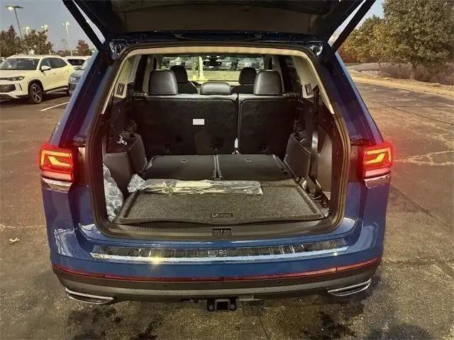 2026 Volkswagen Atlas SE with Technology