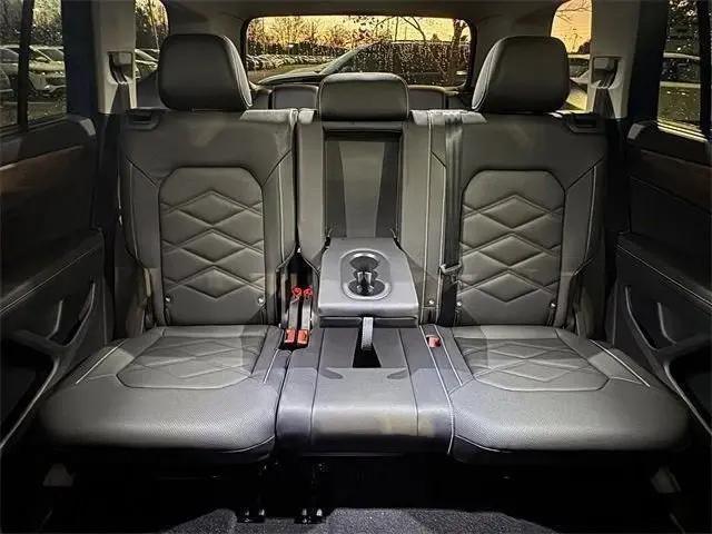 2026 Volkswagen Atlas SE with Technology