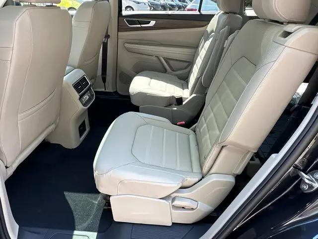 2026 Volkswagen Atlas SEL
