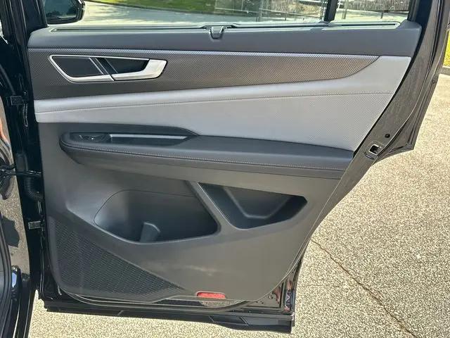 2026 Volkswagen Atlas Peak Edition