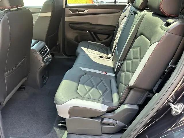 2026 Volkswagen Atlas Peak Edition