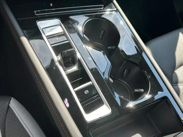 2026 Volkswagen Atlas Peak Edition