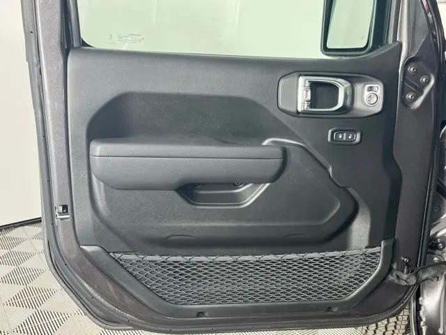 2025 Jeep Wrangler 4-Door Summit 4x4