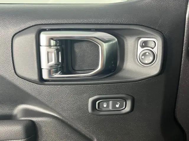 2025 Jeep Wrangler 4-Door Summit 4x4