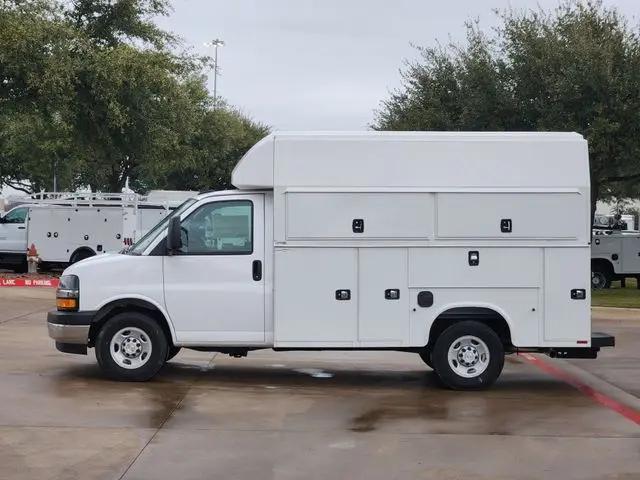 2024 Chevrolet Express Cutaway Work Van