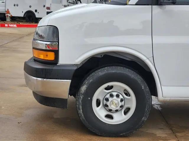 2024 Chevrolet Express Cutaway Work Van