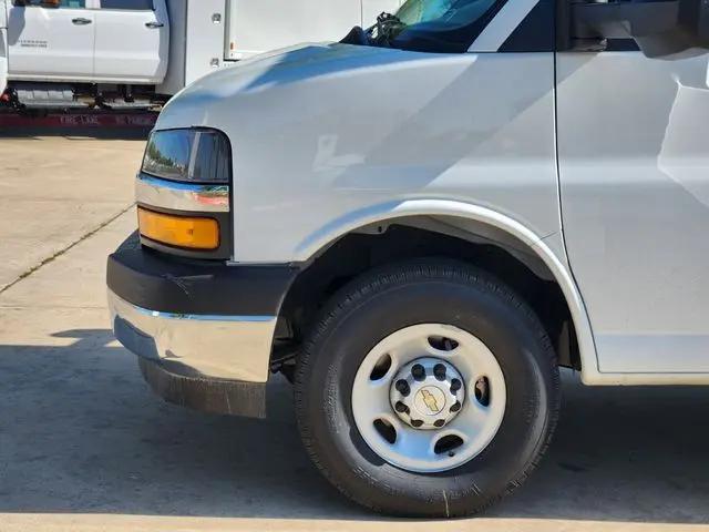 2025 Chevrolet Express Cutaway Work Van