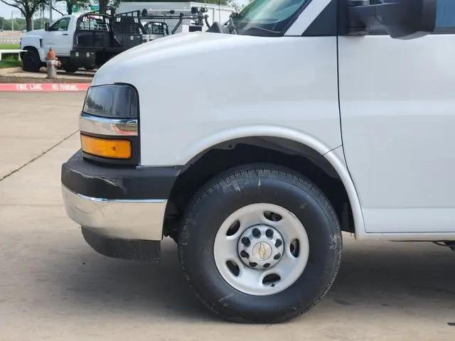 2025 Chevrolet Express Cutaway Work Van