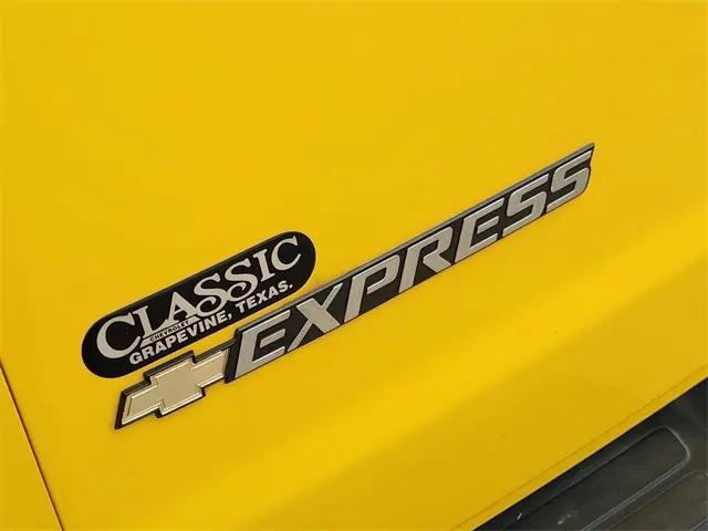 2025 Chevrolet Express Cargo Van RWD 2500 Regular Wheelbase WT