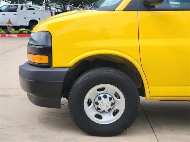 2025 Chevrolet Express Cargo Van RWD 2500 Regular Wheelbase WT