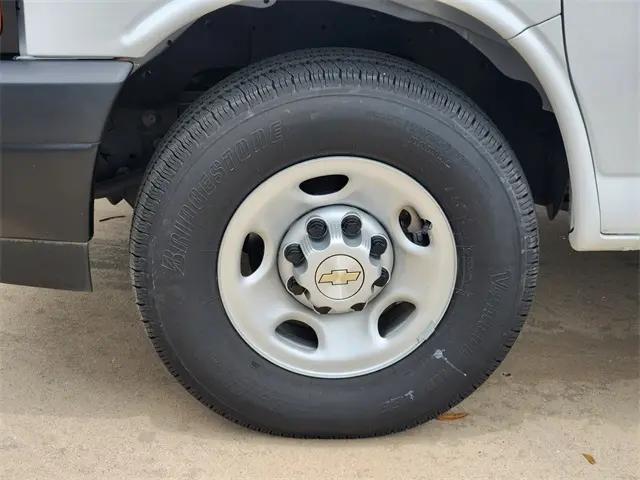 2025 Chevrolet Express Cargo Van RWD 2500 Regular Wheelbase WT