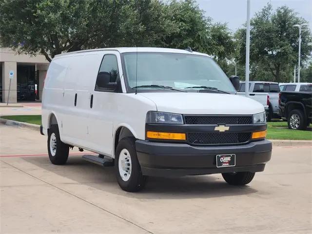 2025 Chevrolet Express Cargo Van RWD 2500 Regular Wheelbase WT