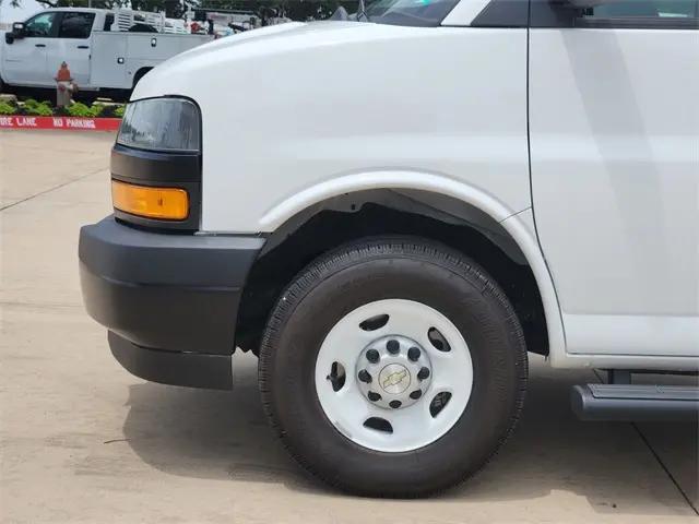 2025 Chevrolet Express Cargo Van RWD 2500 Regular Wheelbase WT