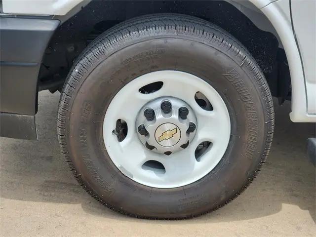 2025 Chevrolet Express Cargo Van RWD 2500 Regular Wheelbase WT