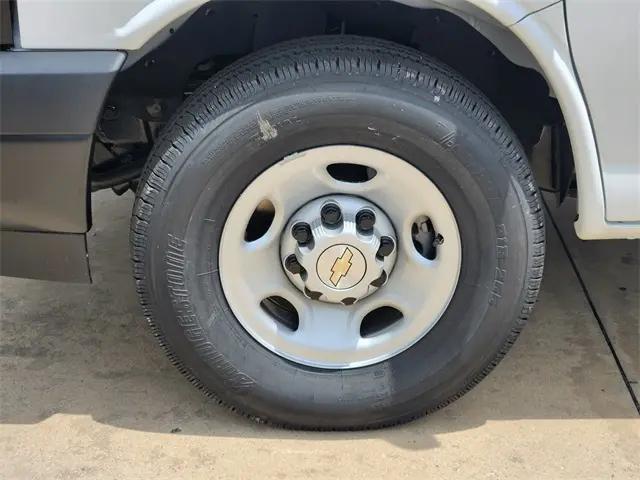 2025 Chevrolet Express Cargo Van RWD 2500 Regular Wheelbase WT