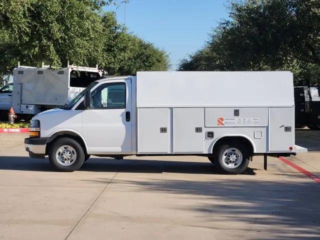 2025 Chevrolet Express Cutaway Work Van