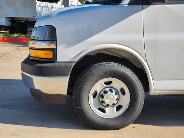 2025 Chevrolet Express Cutaway Work Van