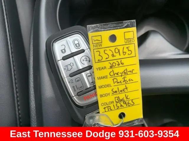 2026 Chrysler Pacifica Select