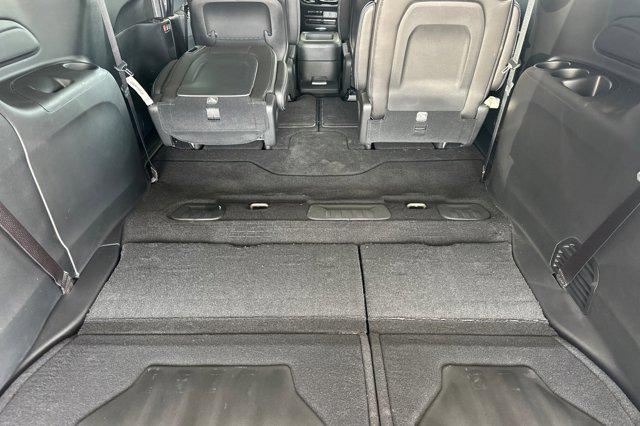 2025 Chrysler Voyager LX
