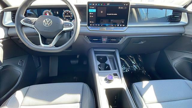 2025 Volkswagen Tiguan 2.0T SE