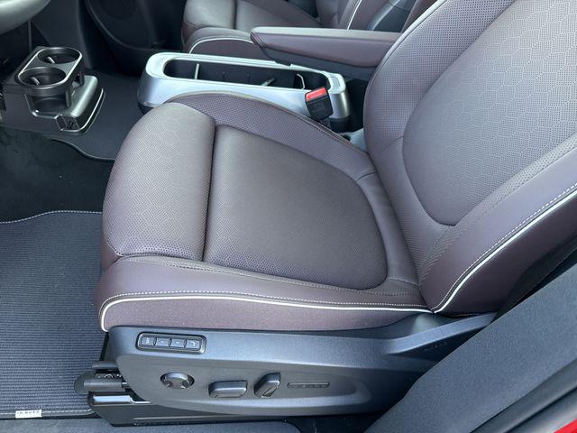 2025 Volkswagen ID. Buzz Pro S Plus with 4MOTION