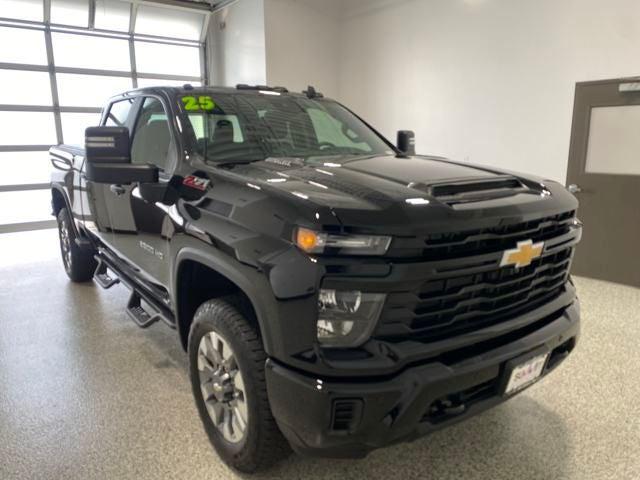 2025 Chevrolet Silverado 2500HD 4WD Crew Cab Standard Bed Custom