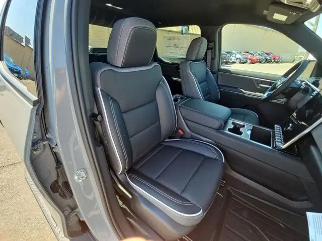 2026 GMC Sierra Standard Range Elevation