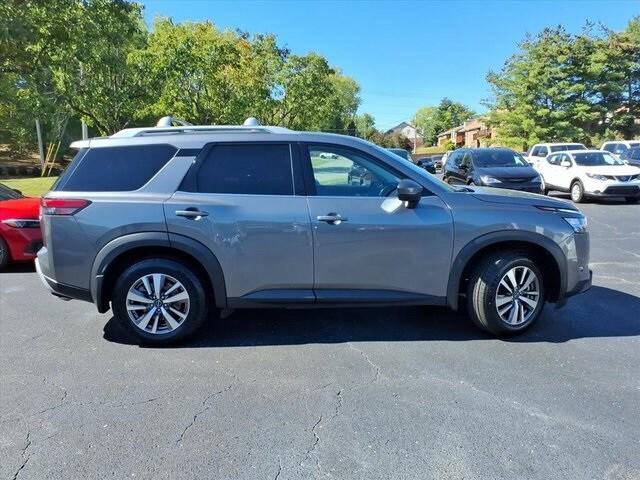 2022 Nissan Pathfinder SL 2WD