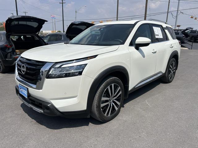 2024 Nissan Pathfinder Platinum FWD