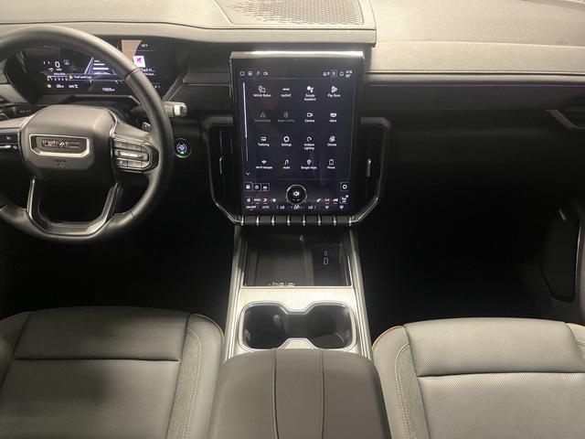 2025 GMC Acadia AWD AT4