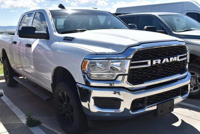 2020 RAM 2500 Tradesman Crew Cab 4X4 64 Box