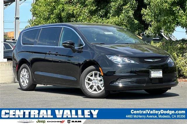 2025 Chrysler Voyager VOYAGER LX