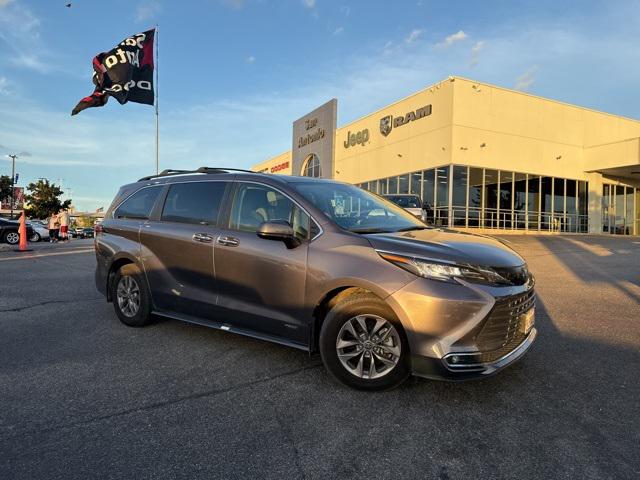 2021 Toyota Sienna XLE