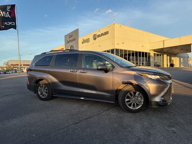 2021 Toyota Sienna XLE