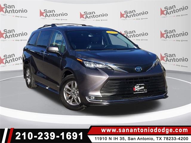 2021 Toyota Sienna XLE