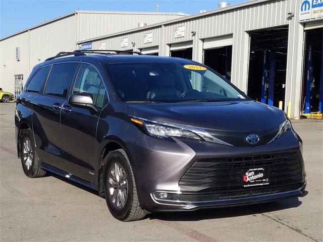 2021 Toyota Sienna XLE