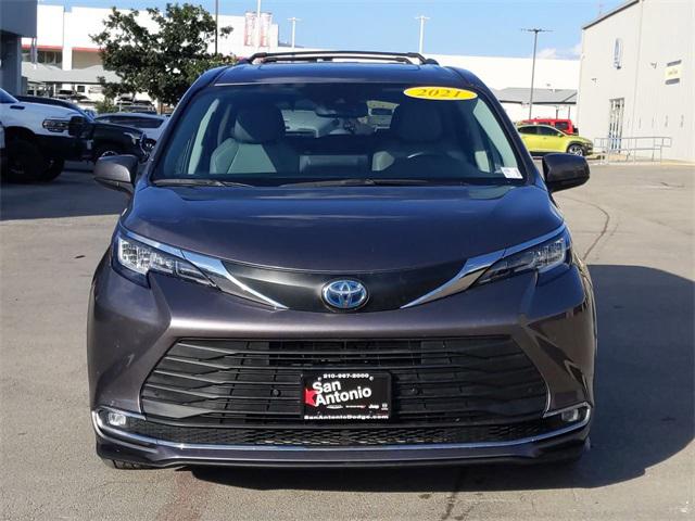 2021 Toyota Sienna XLE