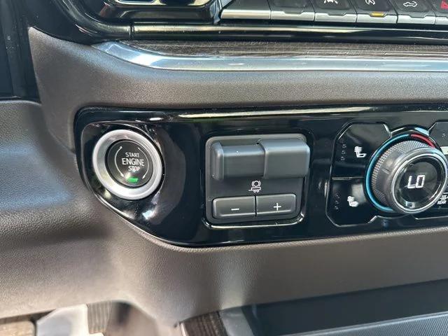 2023 Chevrolet Silverado 1500 4WD Crew Cab Standard Bed RST